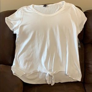 Women’s Size XL Shirt.
